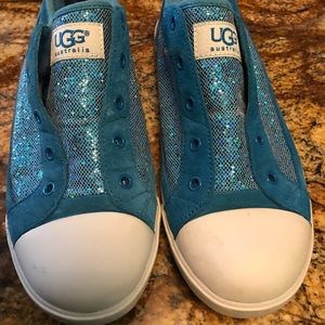 Uggs Sneakers sale 🌲🎄20